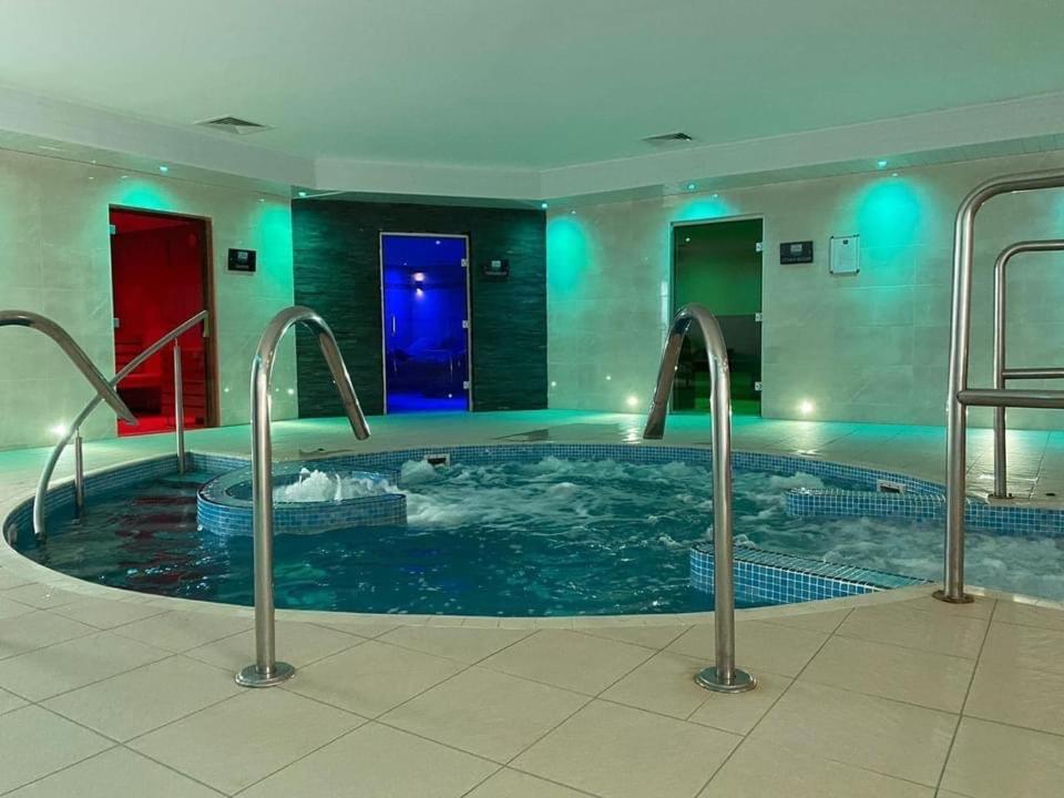 Number 57 Brynteg Hotel Caernarfon Bagian luar foto