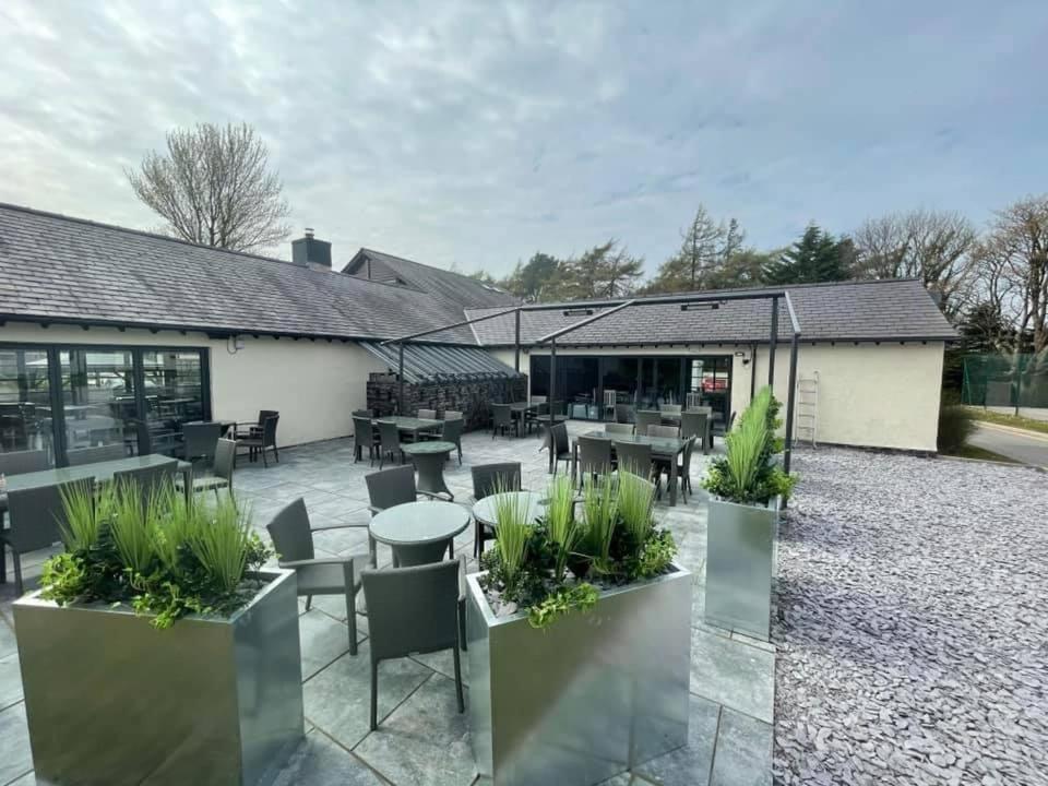 Number 57 Brynteg Hotel Caernarfon Bagian luar foto
